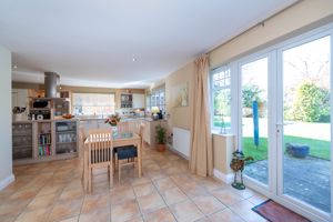 Living dining area- click for photo gallery